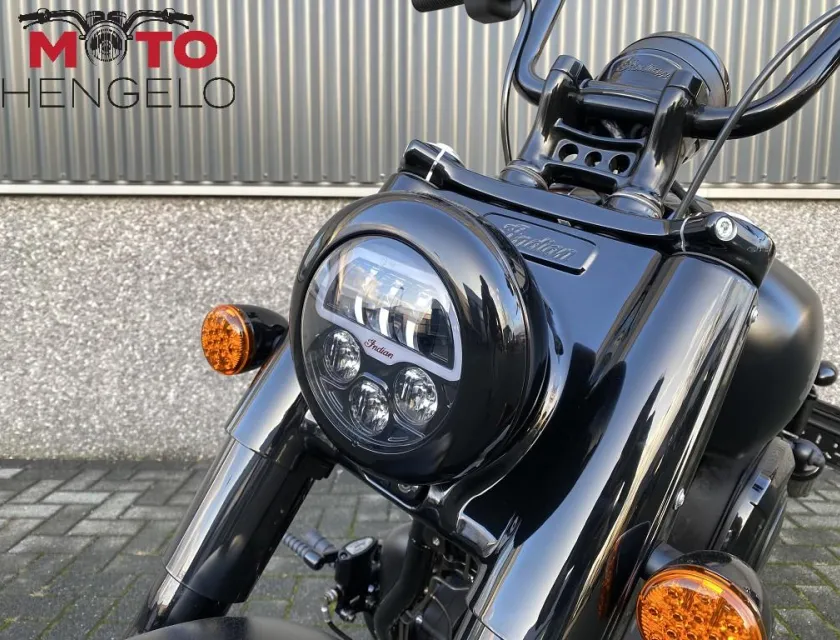 Indian CHIEF BOBBER DARK HORSE