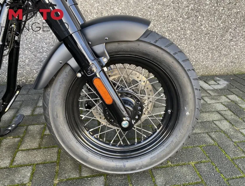 Indian CHIEF BOBBER DARK HORSE
