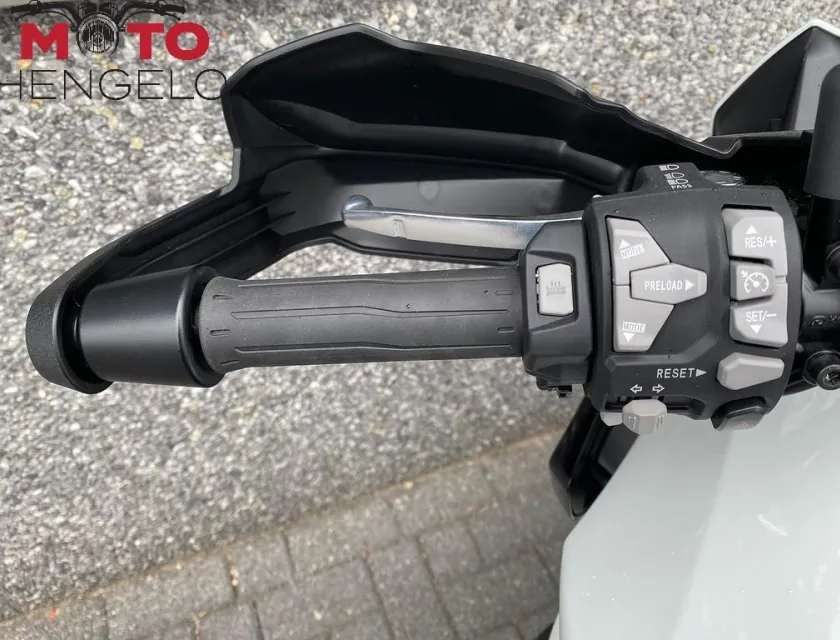 Kawasaki VERSYS 1100 SE GRAND TOURER