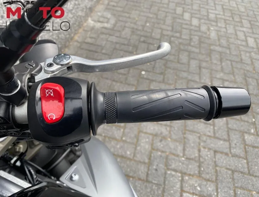 Yamaha XJ6