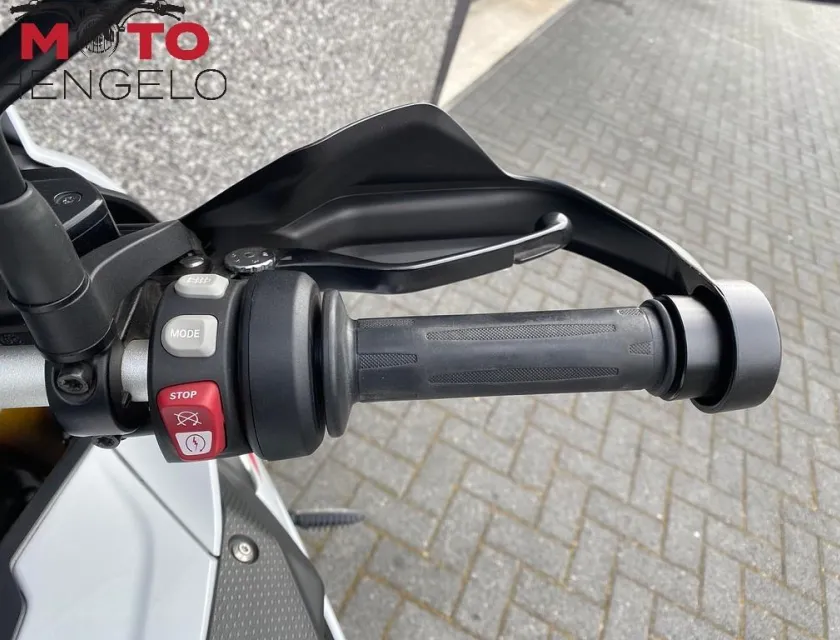 BMW S 1000 XR