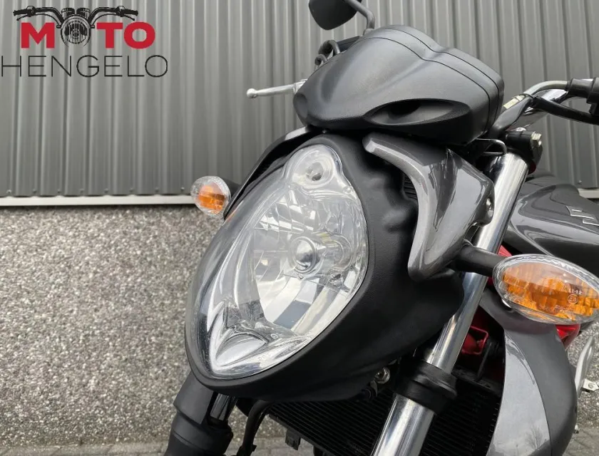 Suzuki GLADIUS ABS