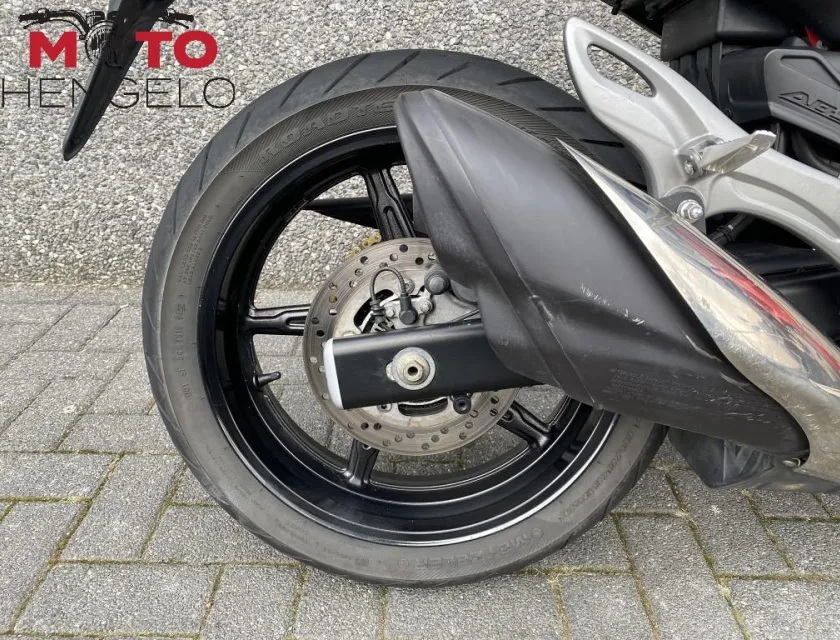 Suzuki GLADIUS ABS