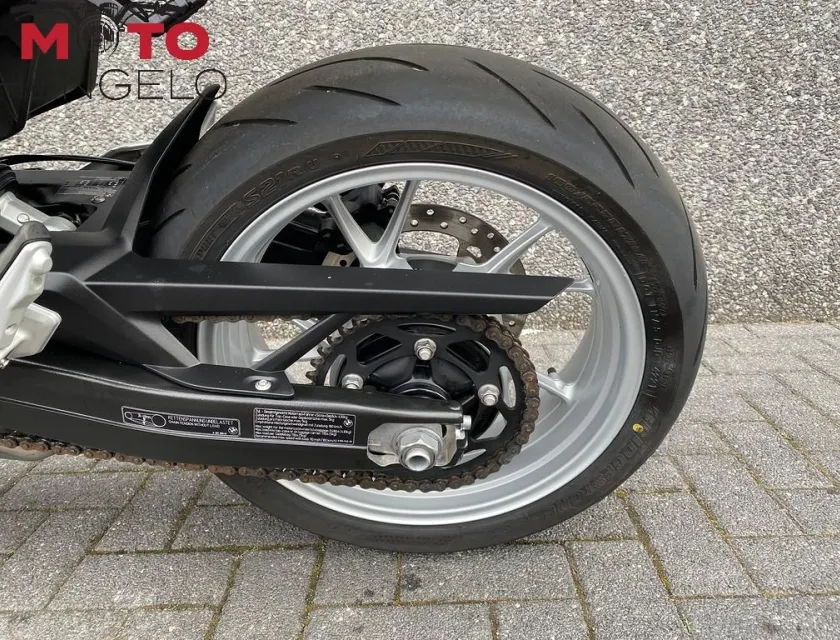 BMW F 900 R