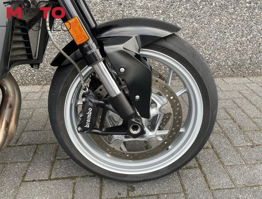 BMW F 900 R