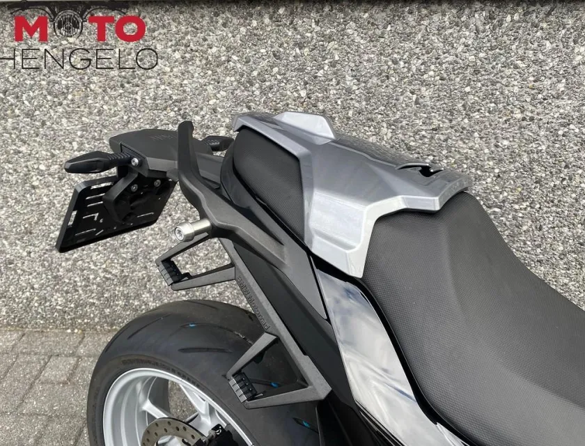 BMW F 900 R