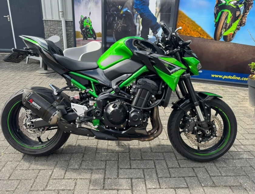 Kawasaki Z900 Performance Edition
