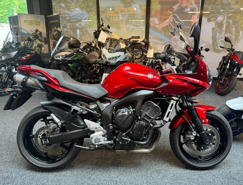 Yamaha FZ6 FAZER S2