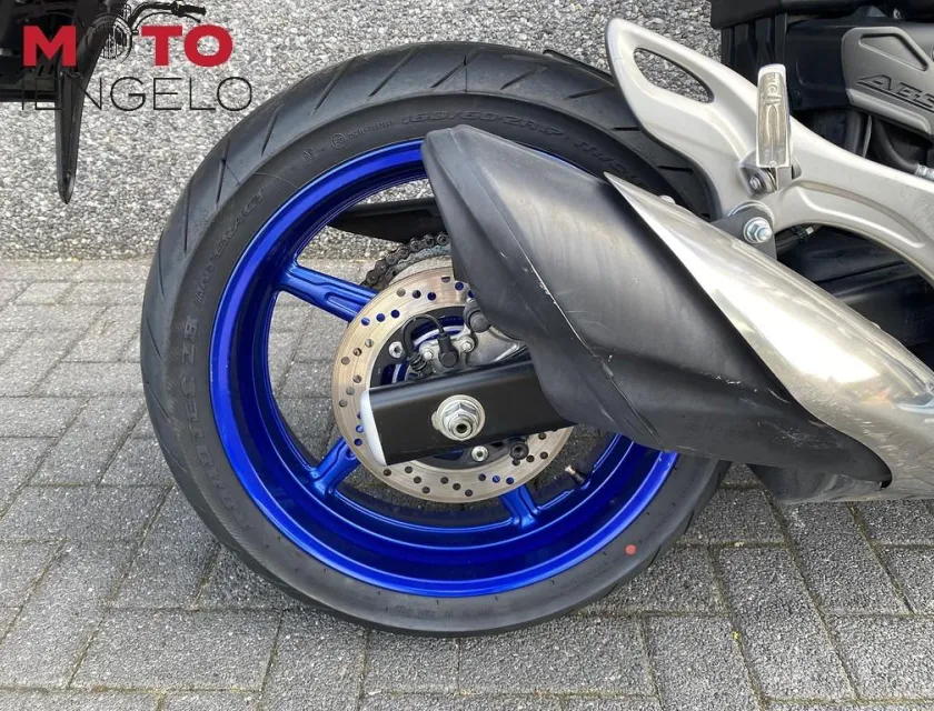 Suzuki GLADIUS ABS