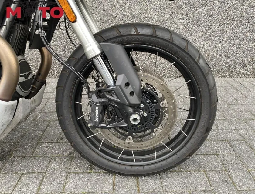 Moto Guzzi V85 TT
