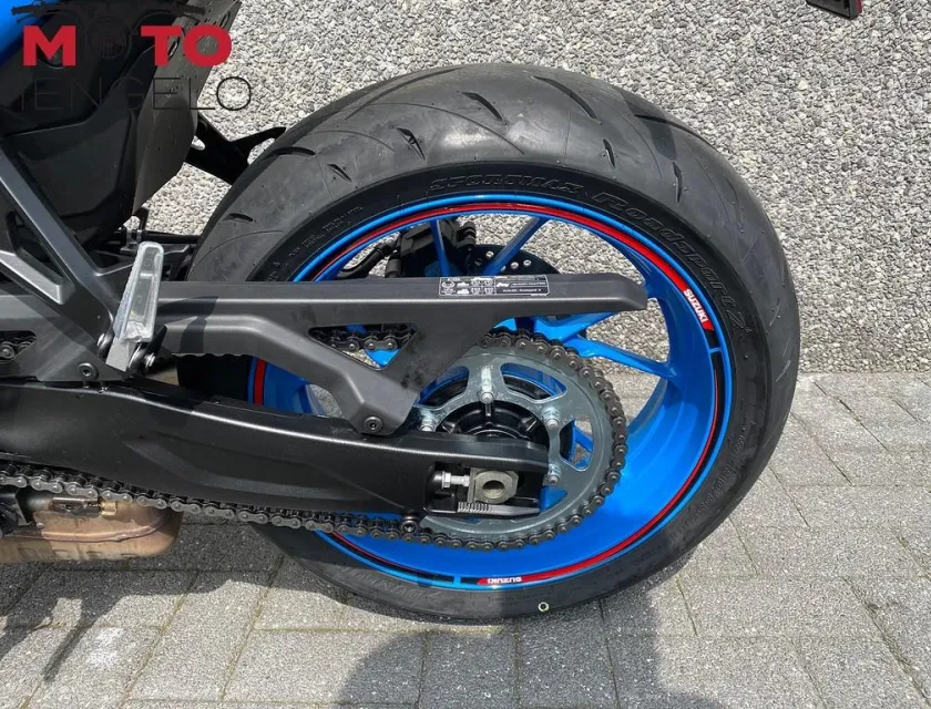 Suzuki GSX-8S