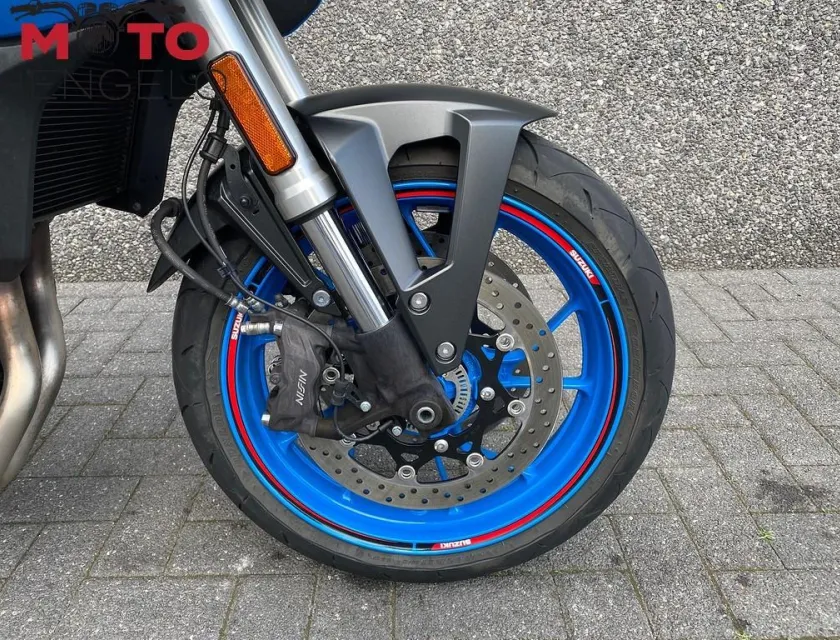 Suzuki GSX-8S