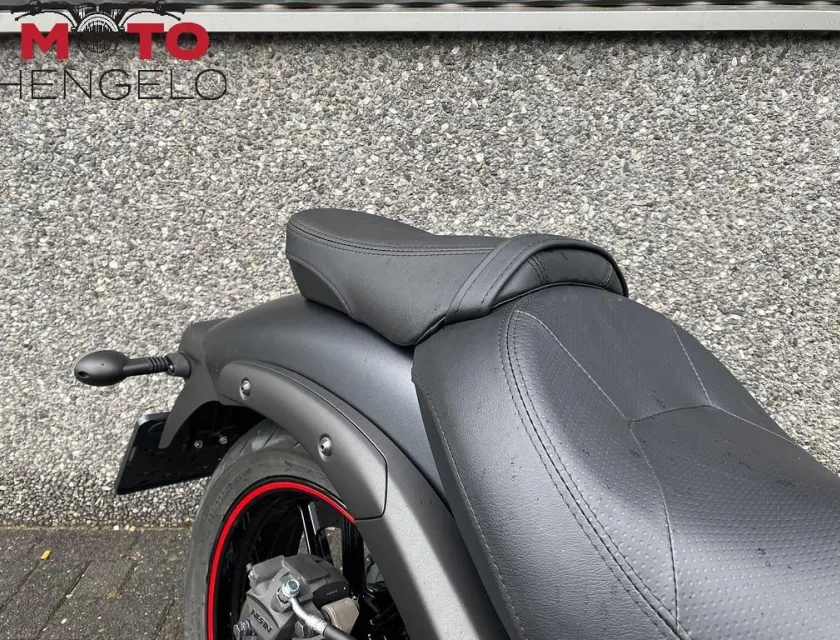 Kawasaki VULCAN S PERFORMANCE