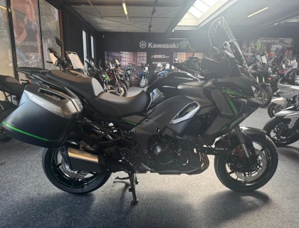 Kawasaki VERSYS 1100 SE TOURER +