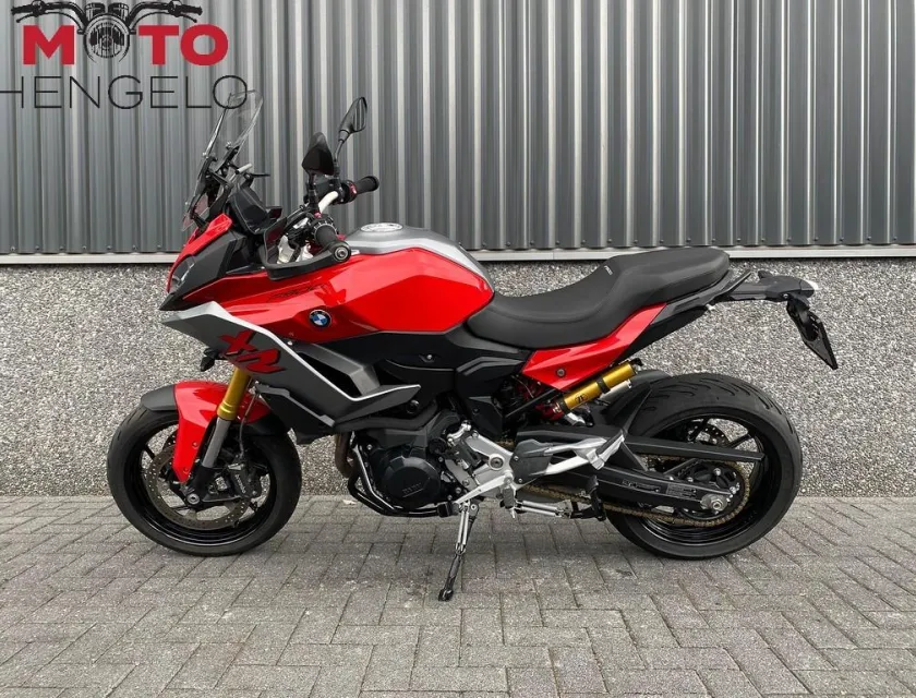 BMW F 900 XR