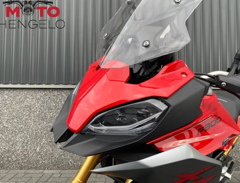 BMW F 900 XR